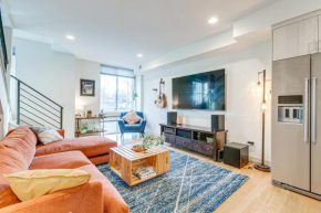 Steps to City Park Townhome with Rooftop Deck!